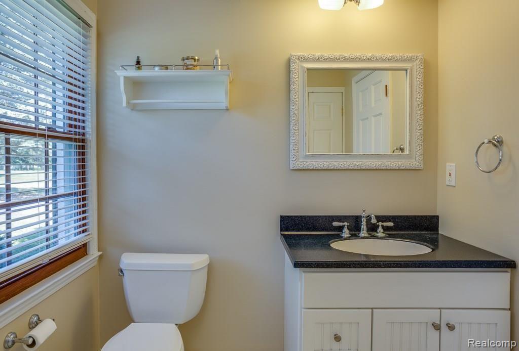 668 Burns Road Milford, MI 48381 - Photo 23 of 24 Newly remodeled upstairs full bath.
