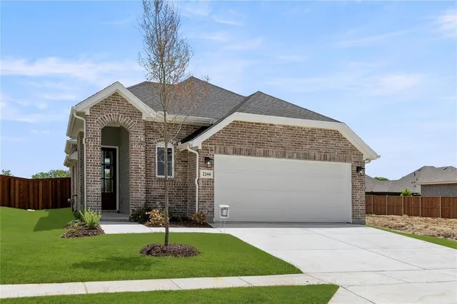 $309,990 | 2244 Aspen Chase Drive, Royse City, TX 75189