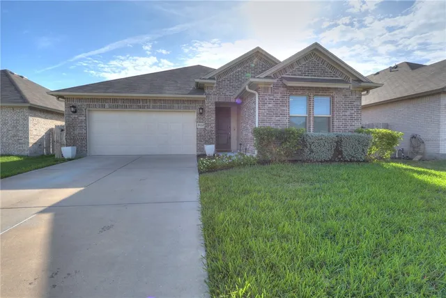 $2,400 | 8114 Luz De Luna Street, Corpus Christi, TX 78414