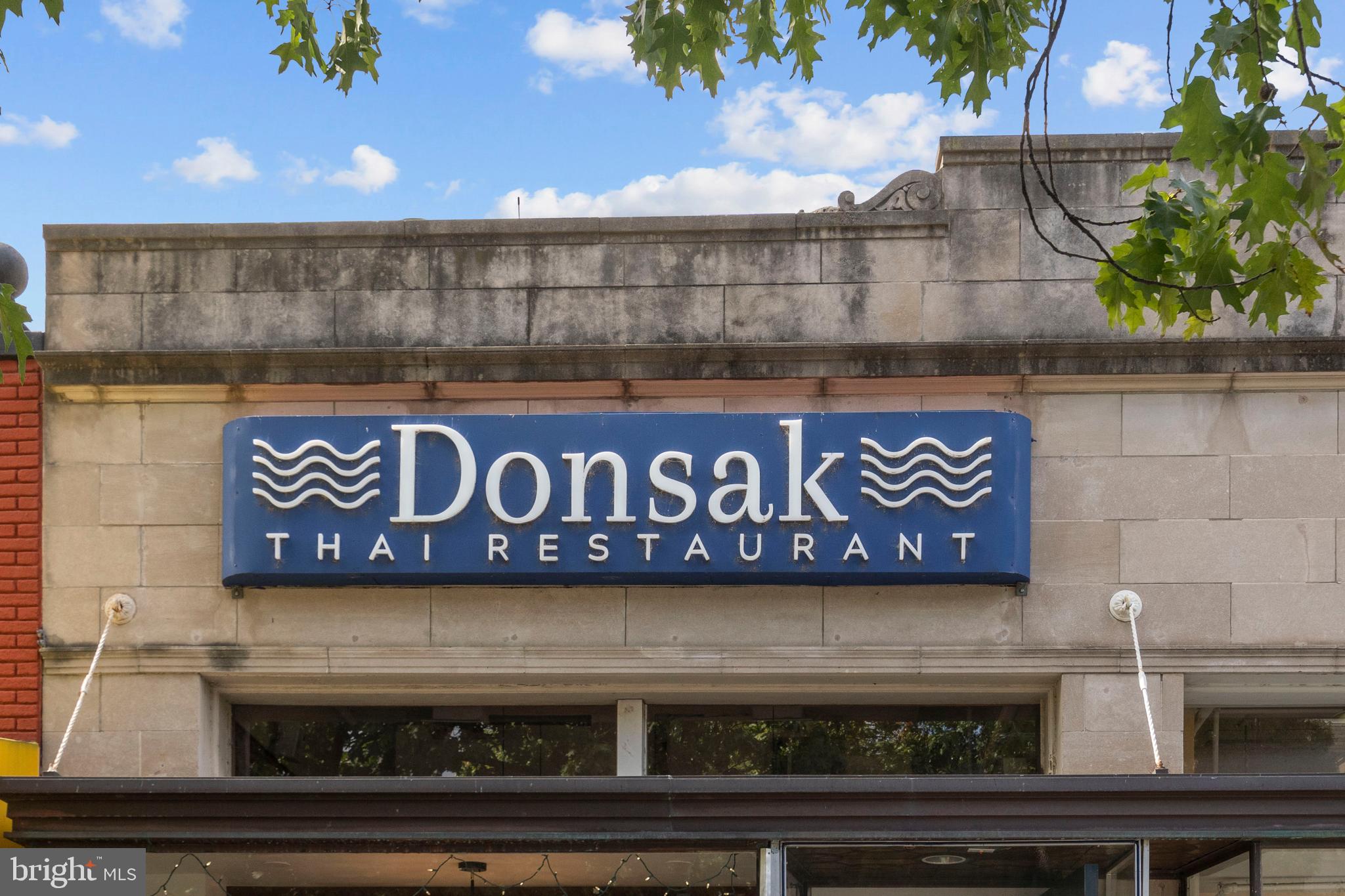 2010 Kalorama Road Northwest, Unit 306 Washington, DC 20009 - Photo 23 of 26 a street sign on a wall