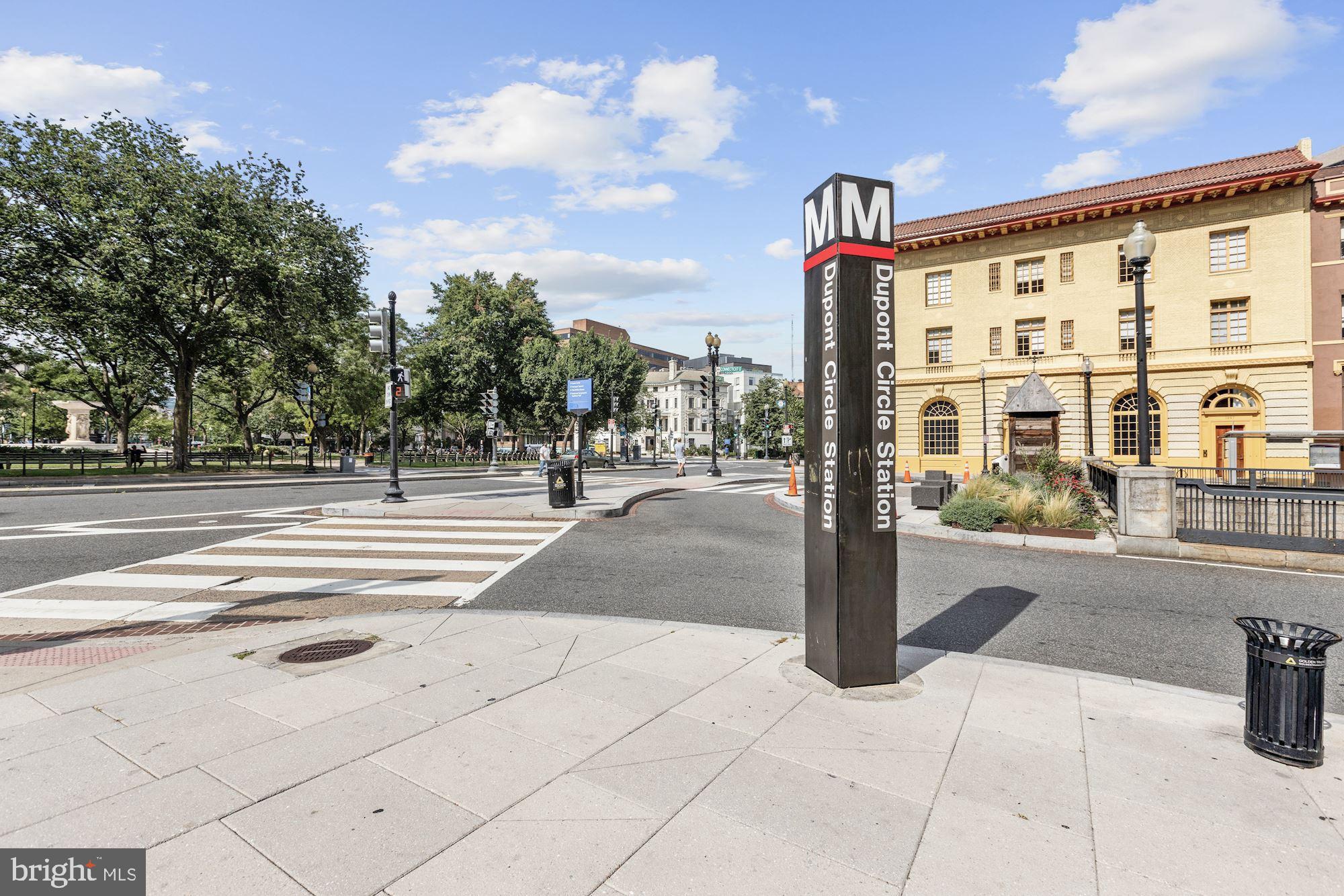2010 Kalorama Road Northwest, Unit 306 Washington, DC 20009 - Photo 25 of 26 a outdoor view of a building with traffic signal lights