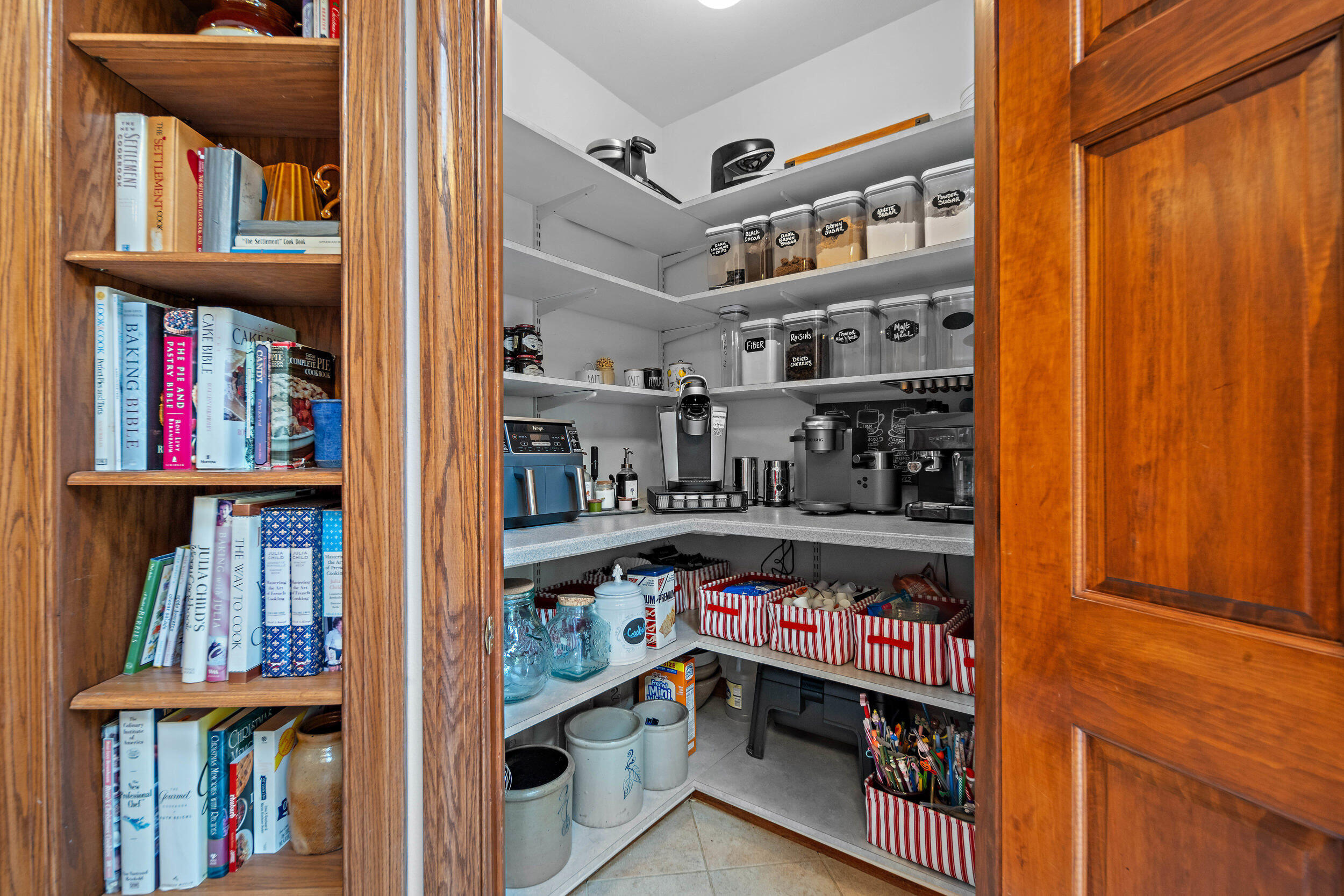 N27W5230 Hamilton Road Cedarburg, WI 53012 - Photo 17 of 67 Kitchen Working Pantry