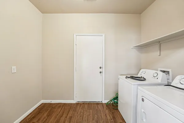 $2,250 | 223 Camellia Drive, Hutto, TX 78634