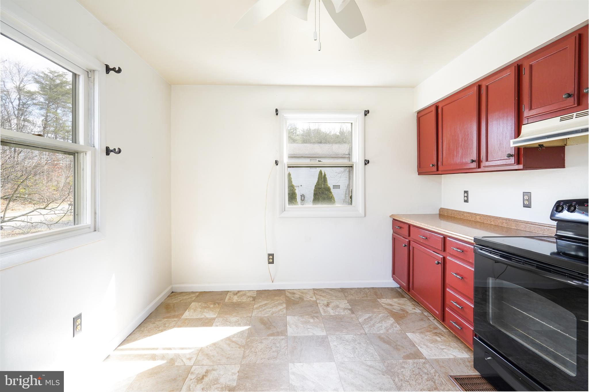 832 Nottingham Road Elkton, MD 21921 - Photo 10 of 25 Kitchen..nicely sized