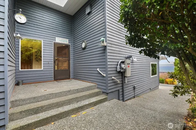 $825,000 | 5495 Windmill Lane, Freeland, WA 98249