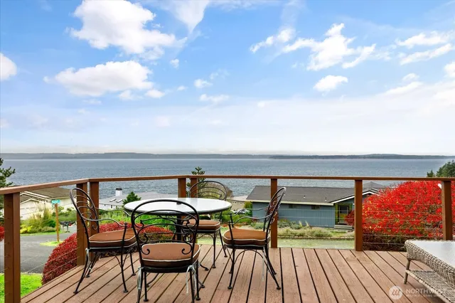 $825,000 | 5495 Windmill Lane, Freeland, WA 98249