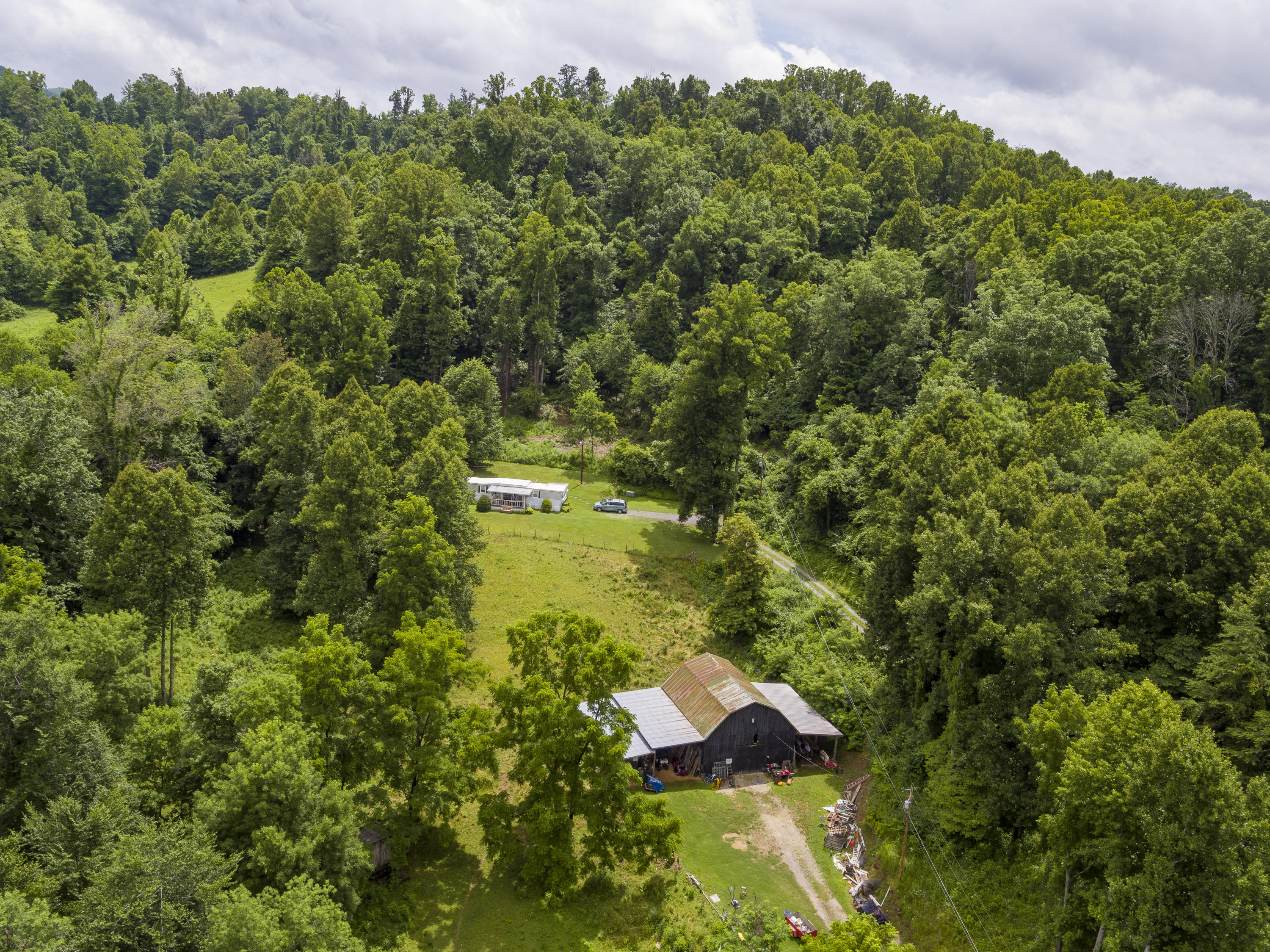 221 Clay Little Road Elizabethton, TN 37643 - Photo 9 of 14 ClayA--3