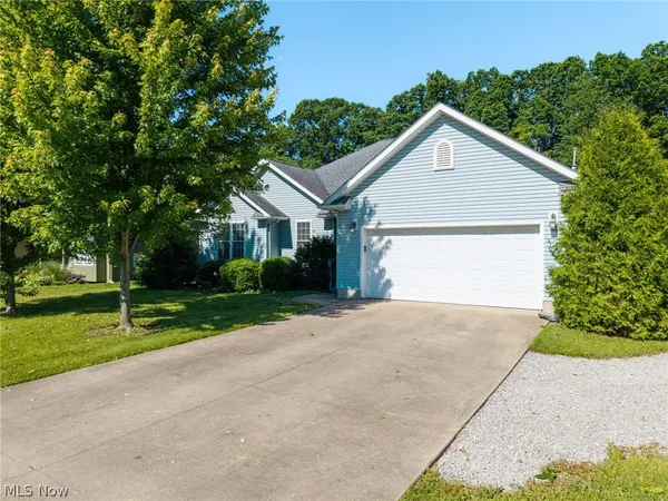 $324,900 | 3029 Cinnamon Drive West, West Salem, OH 44287
