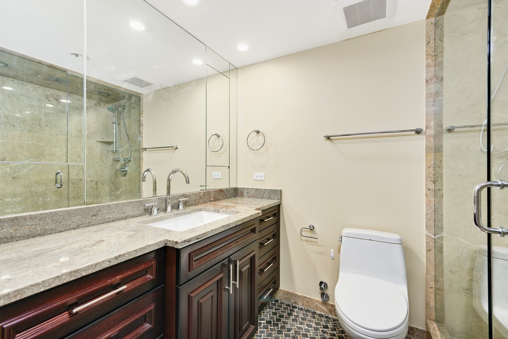 111 East Chestnut Street, Unit 20D Chicago, IL 60611 - Photo 17 of 23