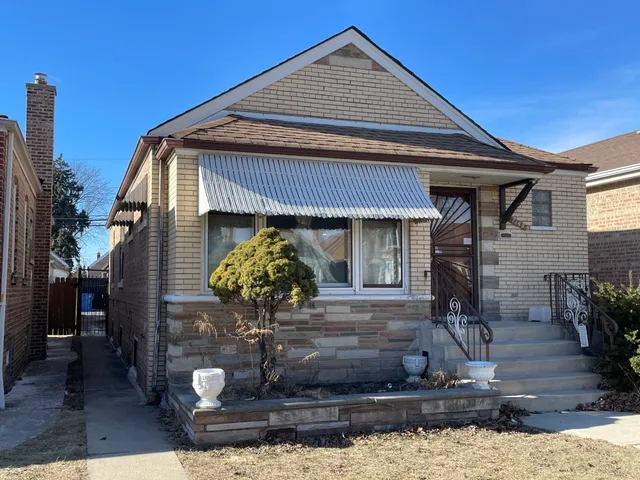 $264,000 | 7148 South Sawyer Avenue, Chicago, IL 60629