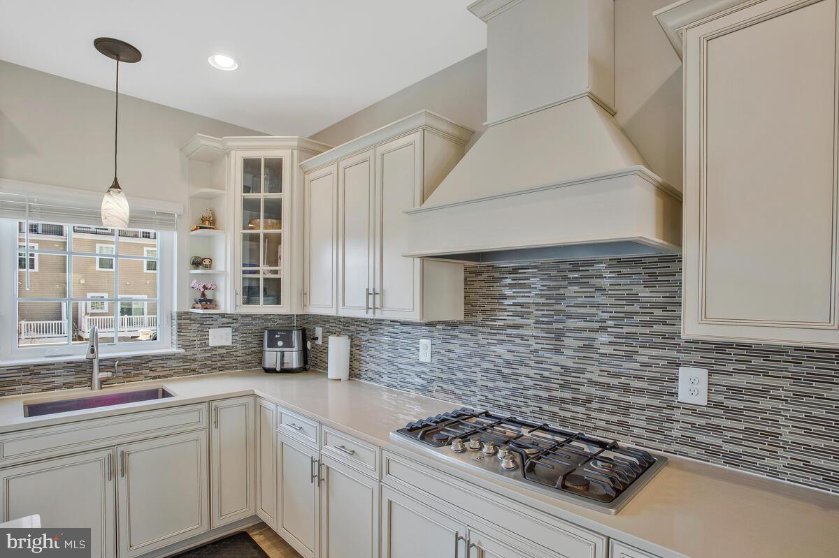 2723 Lady Slipper Road Gambrills, MD 21054 - Photo 22 of 50 Cooktop with Exhaust Hood