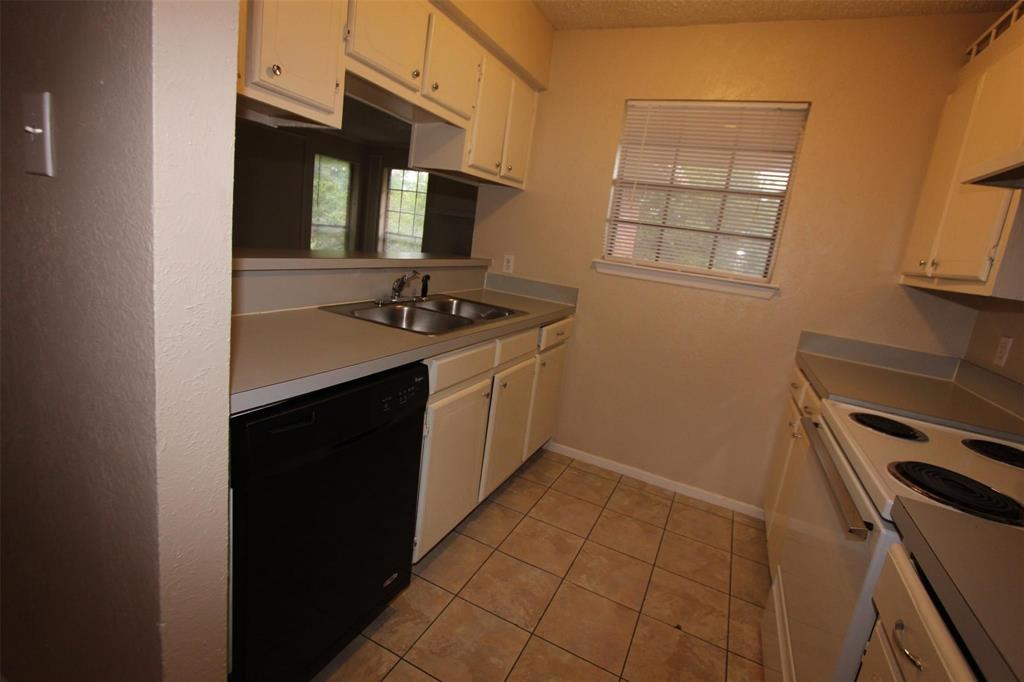 5610 Brookview Court, Unit D Sachse, TX 75048 - Photo 6 of 15