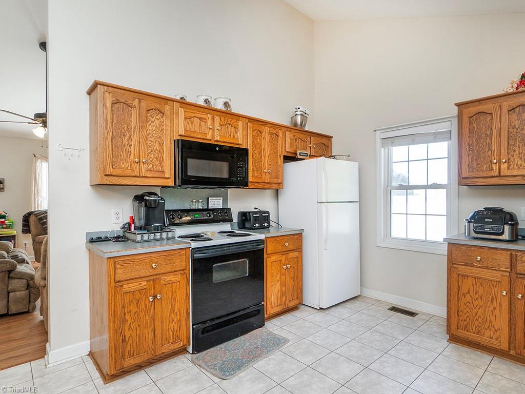 3647 Wayne White Road Climax, NC 27233 - Photo 13 of 25 Gallery Image 13