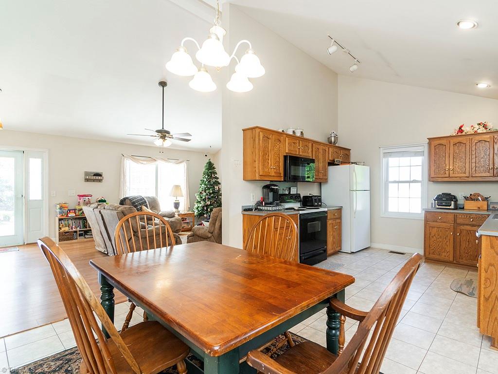 3647 Wayne White Road Climax, NC 27233 - Photo 10 of 25 Gallery Image 10
