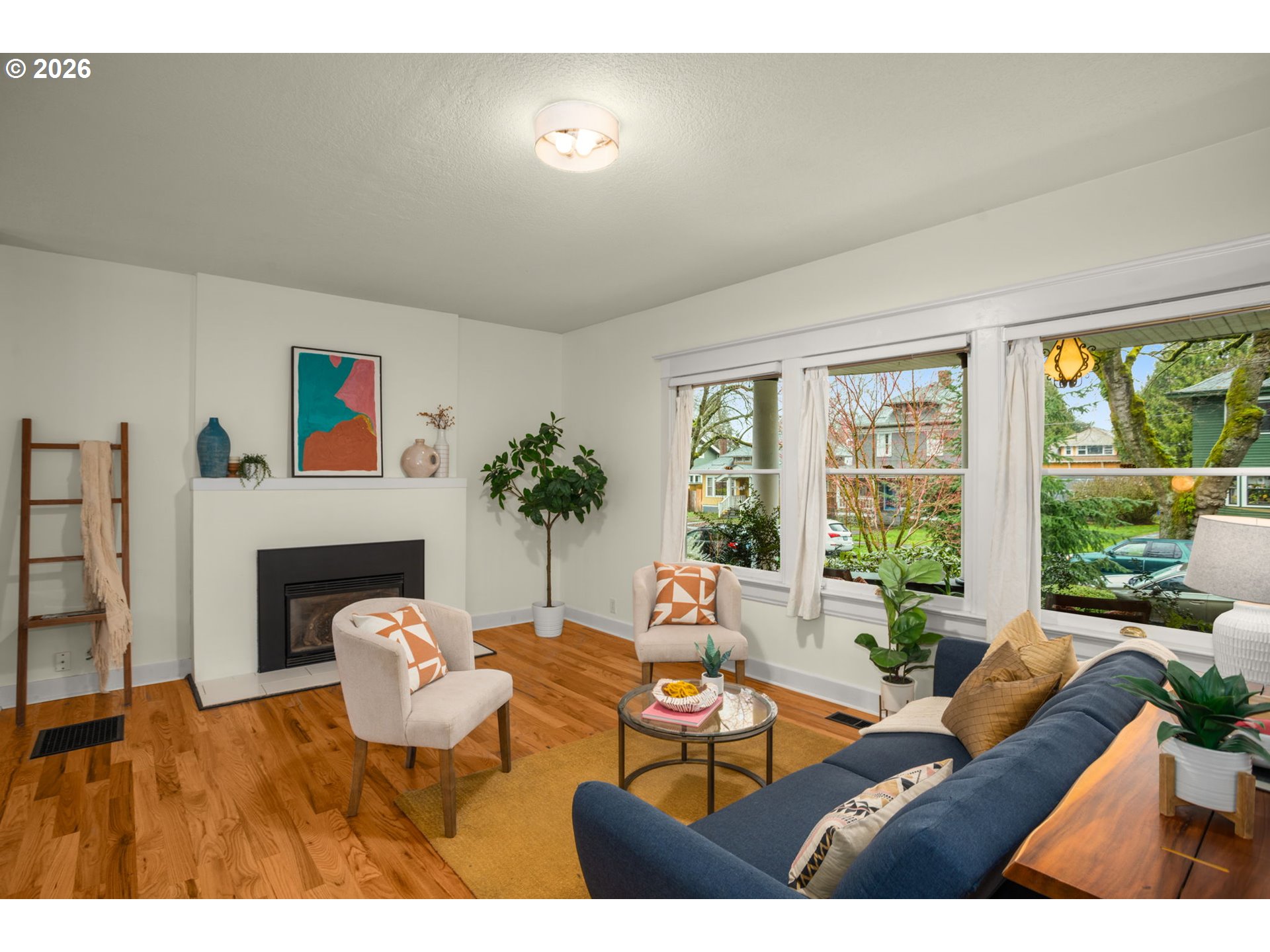 5015 Northeast Cleveland Avenue Portland, OR 97211 - Photo 5 of 28 Living Room