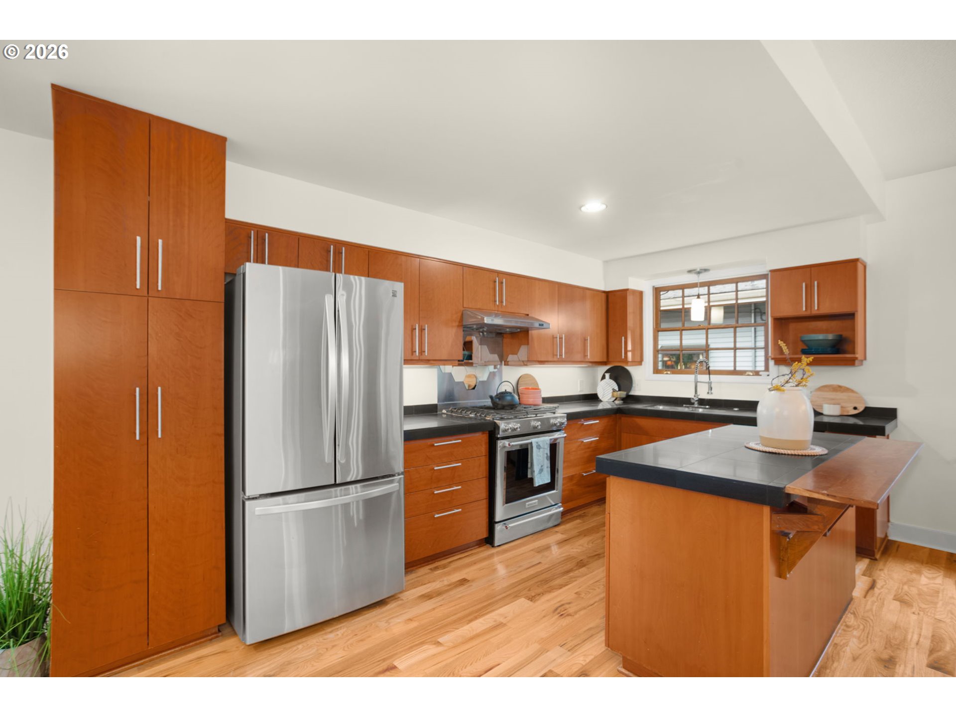 5015 Northeast Cleveland Avenue Portland, OR 97211 - Photo 9 of 28 Kitchen