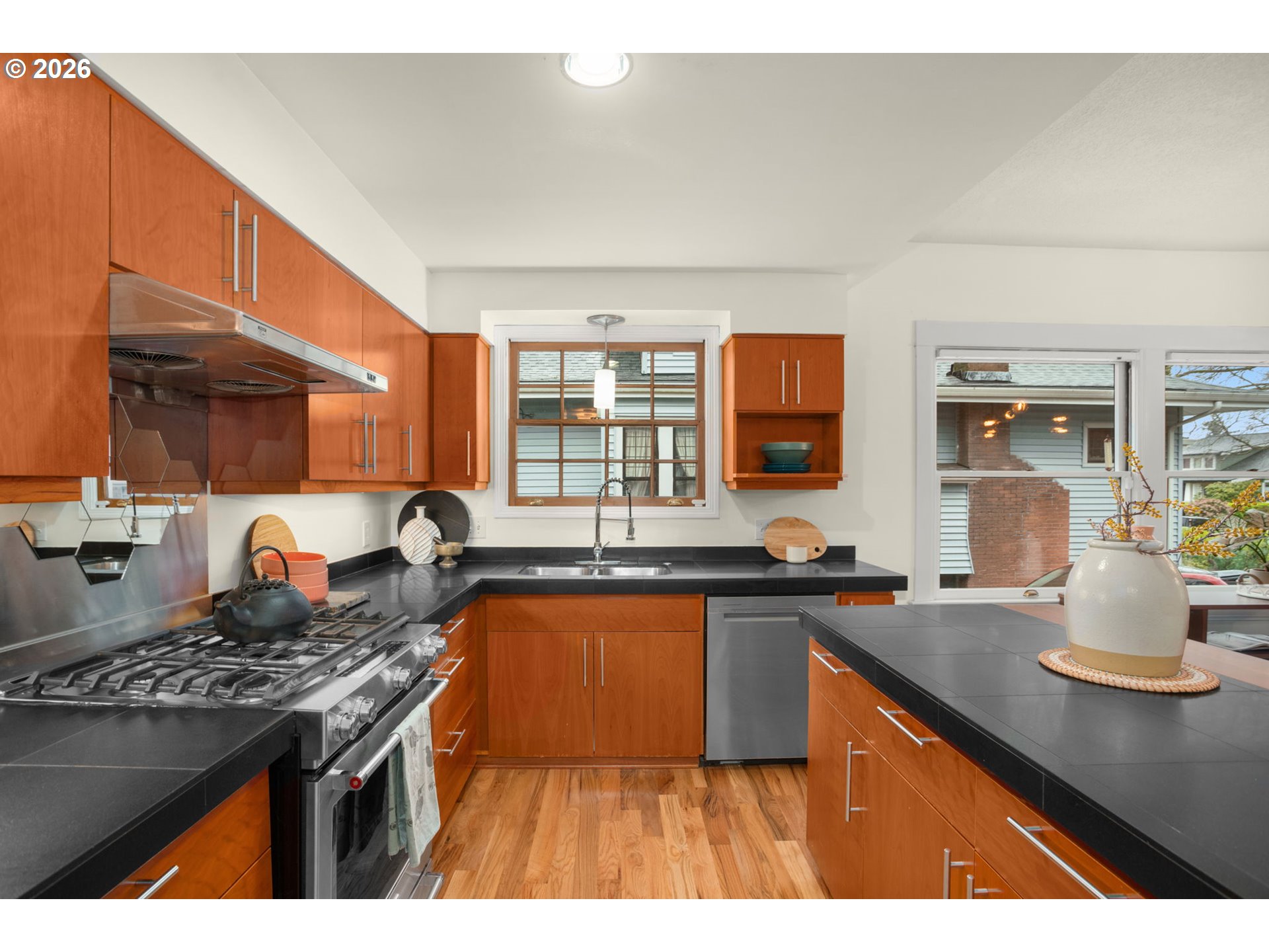 5015 Northeast Cleveland Avenue Portland, OR 97211 - Photo 10 of 28 Kitchen