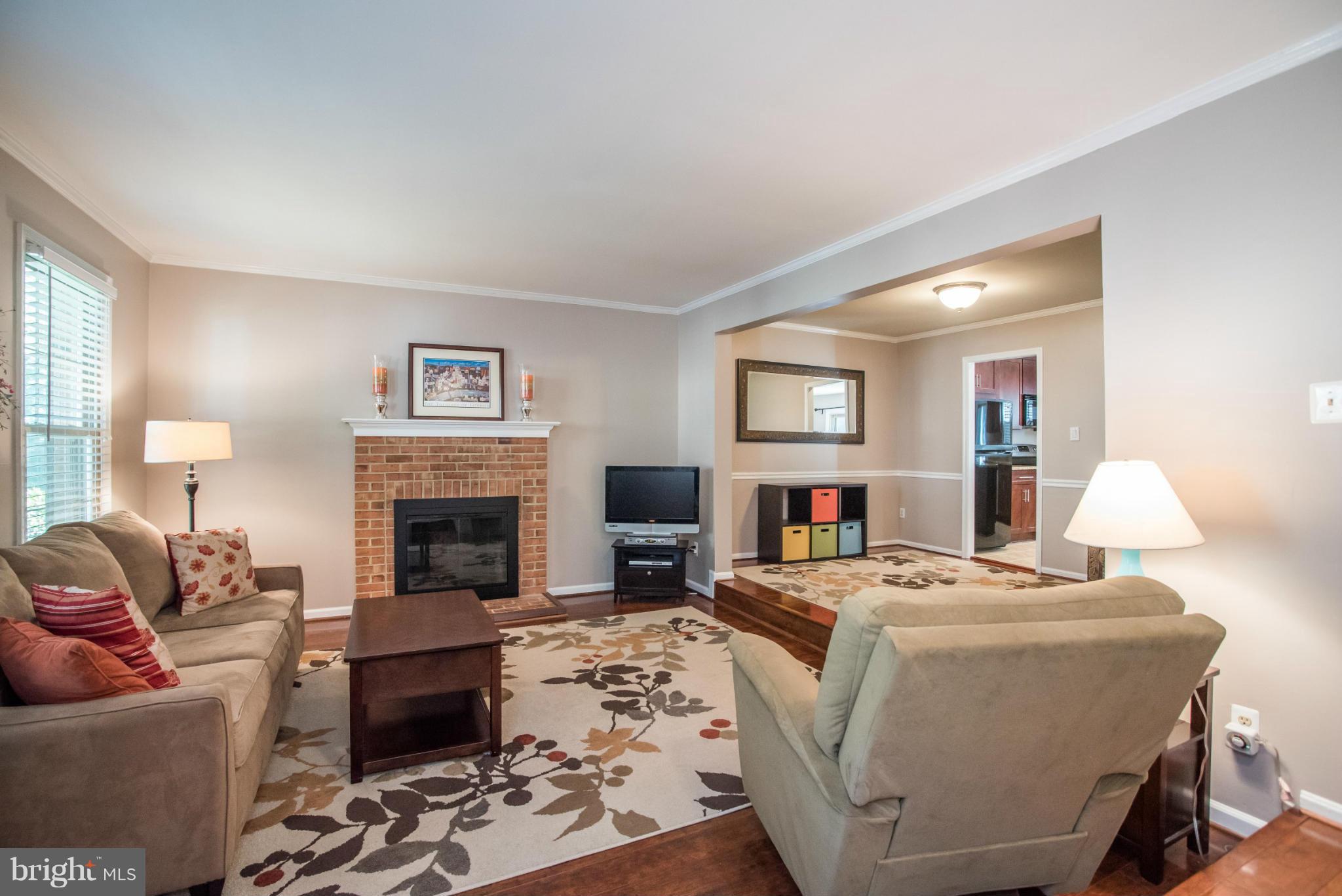7913 Birchtree Court Springfield, VA 22152 - Photo 3 of 23 Living Room