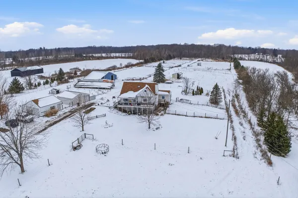 $425,000 | 8595 Columbia Highway, Eaton Rapids, MI 48827