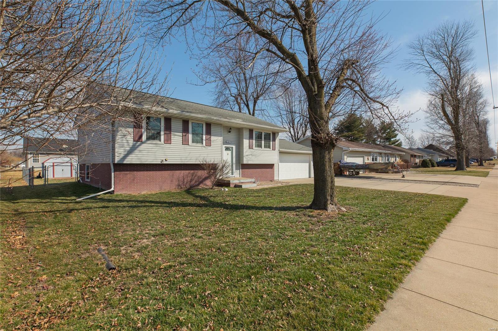 1009 West County Road Jerseyville, IL 62052 - Photo 3 of 34 Gallery Image 3