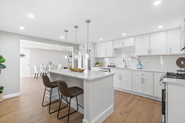 $625,000 | 734 West Hollis Street, Nashua, NH 03062
