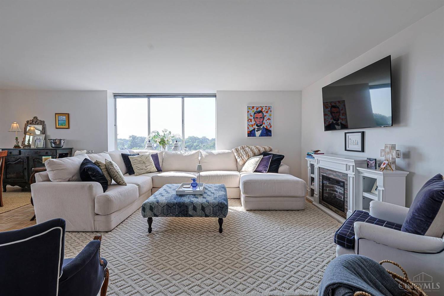 2324 Madison Road, Unit 1003 Cincinnati, OH 45208 - Photo 5 of 34 Gallery Image 5