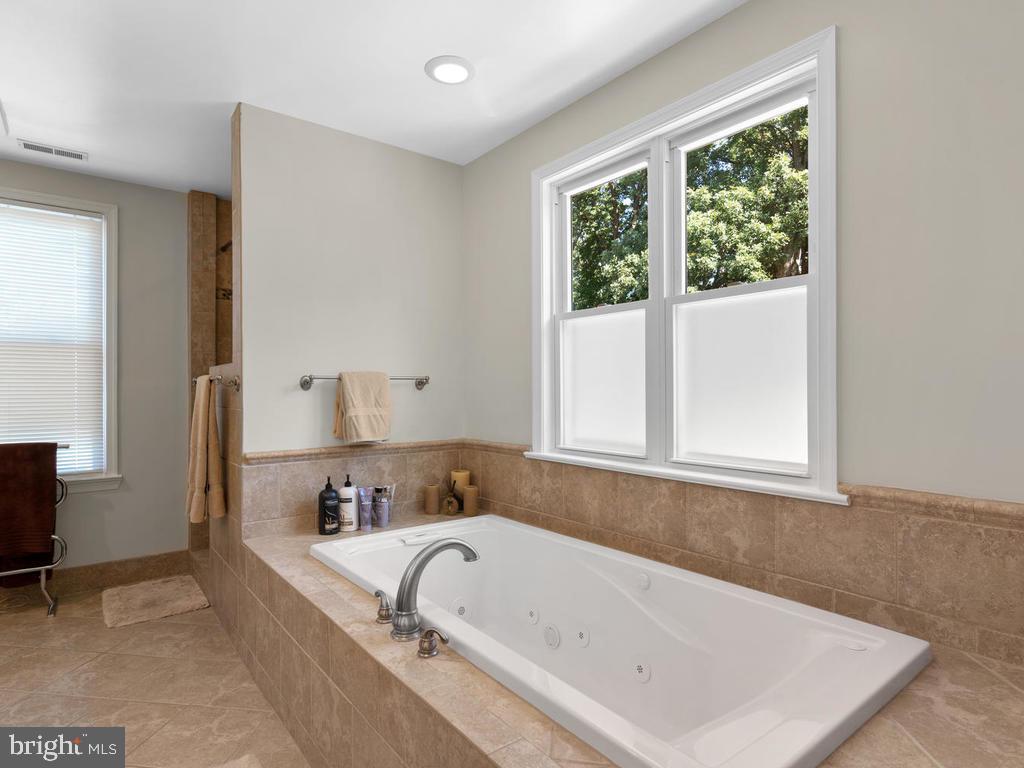 613 Ritchie Avenue Silver Spring, MD 20910 - Photo 22 of 36