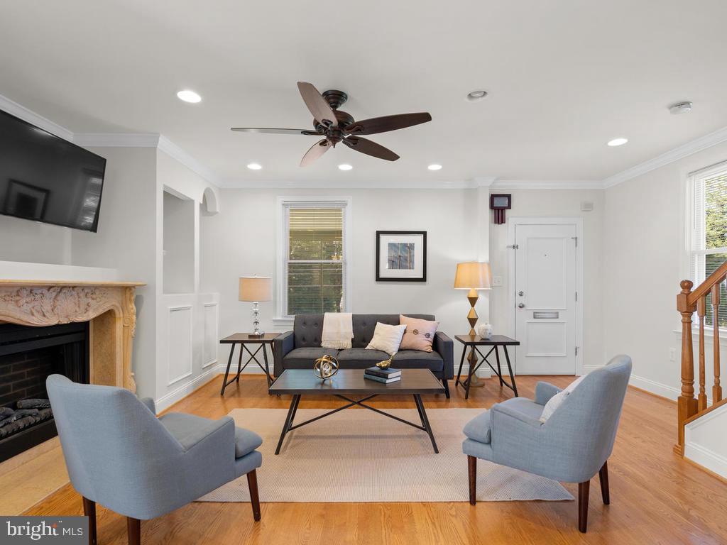 613 Ritchie Avenue Silver Spring, MD 20910 - Photo 4 of 36