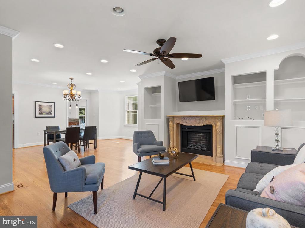 613 Ritchie Avenue Silver Spring, MD 20910 - Photo 5 of 36
