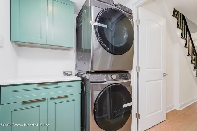 $829,999 | 28 Whittier Drive, Manalapan, NJ 07726