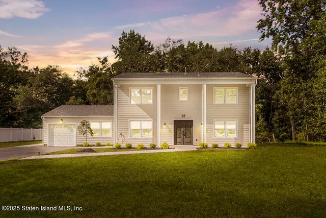 $829,999 | 28 Whittier Drive, Manalapan, NJ 07726