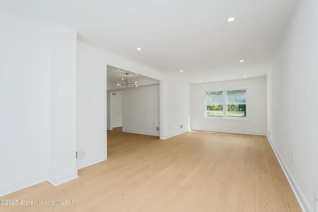 $829,999 | 28 Whittier Drive, Manalapan, NJ 07726