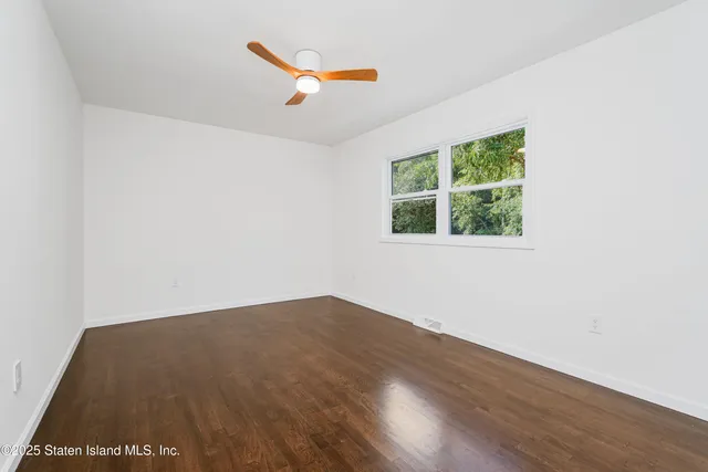 $829,999 | 28 Whittier Drive, Manalapan, NJ 07726