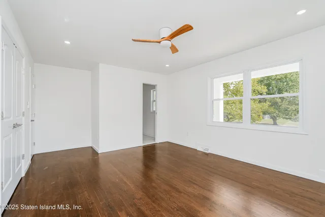 $829,999 | 28 Whittier Drive, Manalapan, NJ 07726