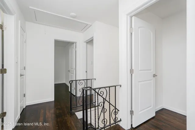 $829,999 | 28 Whittier Drive, Manalapan, NJ 07726