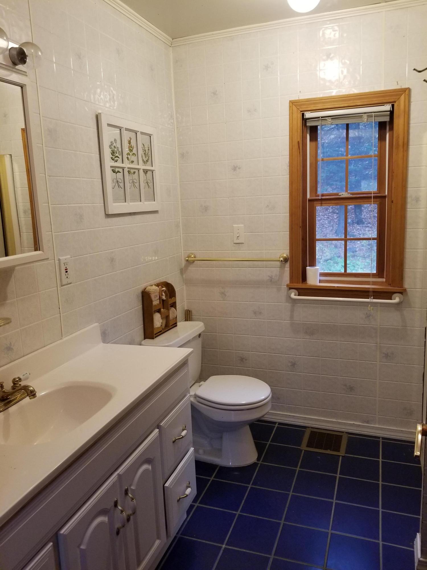22 Field Way Rangeley, ME 04970 - Photo 13 of 20 Adams bathroom
