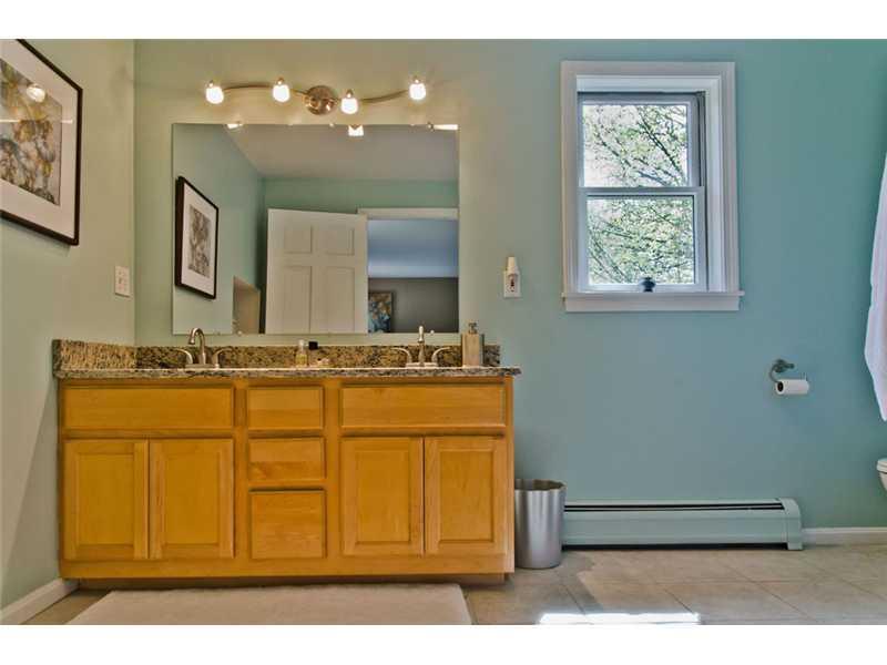 51 Pine Ridge Road North Yarmouth, ME 04097 - Photo 27 of 35 Master Bath/Spa.