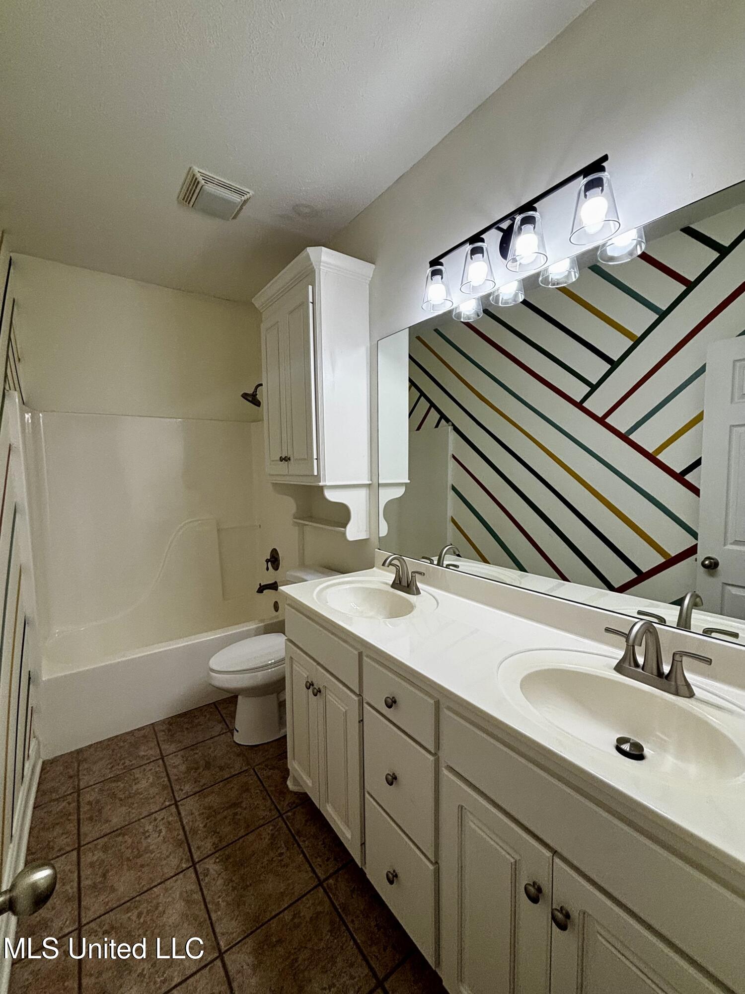 714 Waters Drive Madison, MS 39110 - Photo 11 of 28 FullSizeRender (16)