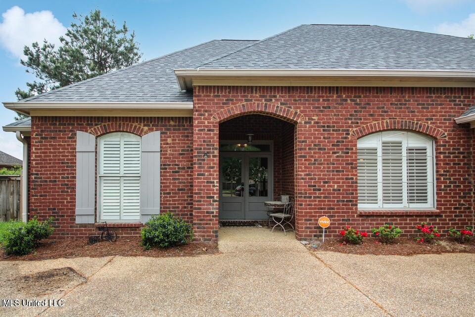 714 Waters Drive Madison, MS 39110 - Photo 2 of 28 20250401125147329834000000-o