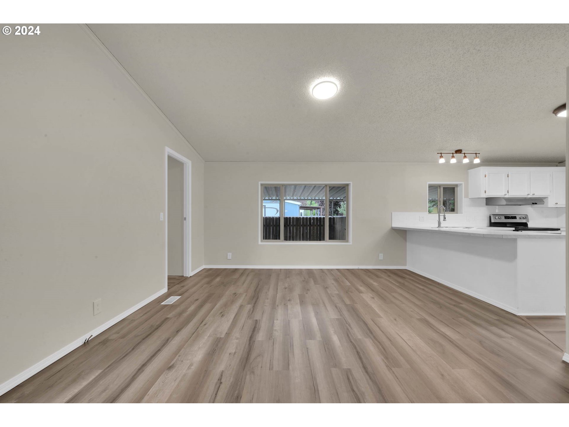 4970 Morely Loop Eugene, OR 97402 - Photo 30 of 44 Gallery Image 30