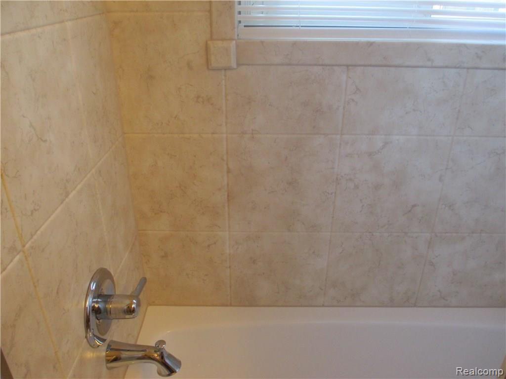 34648 Devonshire Road New Baltimore, MI 48047 - Photo 14 of 29 IMG_1894.JPG
