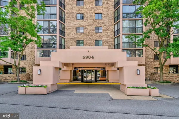 $2,350 | 5904 Mt Eagle Drive, Unit 812, Alexandria, VA 22303