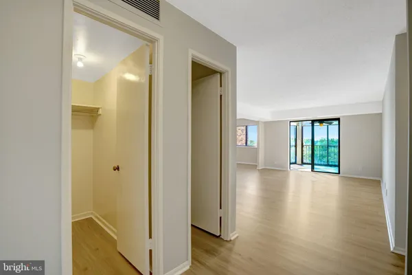$2,350 | 5904 Mt Eagle Drive, Unit 812, Alexandria, VA 22303