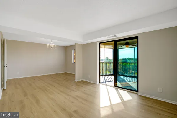 $2,350 | 5904 Mt Eagle Drive, Unit 812, Alexandria, VA 22303