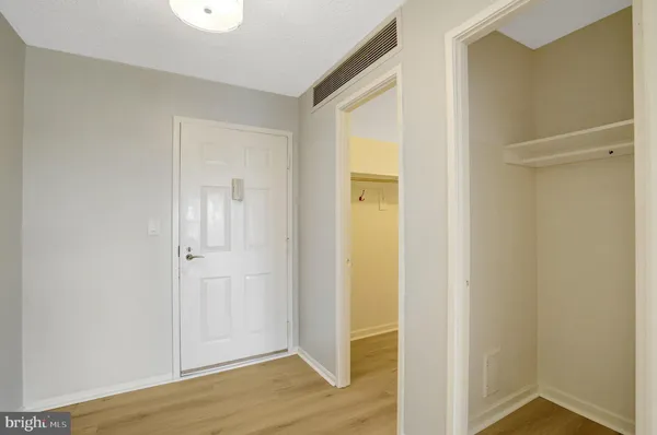 $2,350 | 5904 Mt Eagle Drive, Unit 812, Alexandria, VA 22303