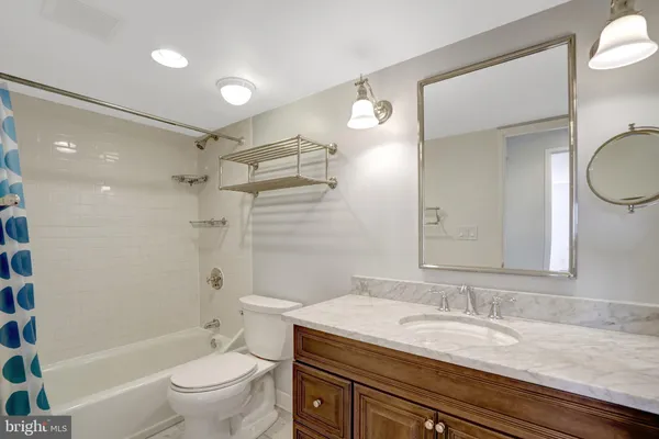 $2,350 | 5904 Mt Eagle Drive, Unit 812, Alexandria, VA 22303