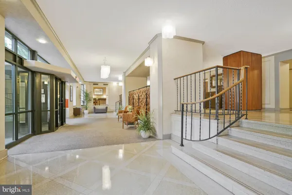 $2,350 | 5904 Mt Eagle Drive, Unit 812, Alexandria, VA 22303