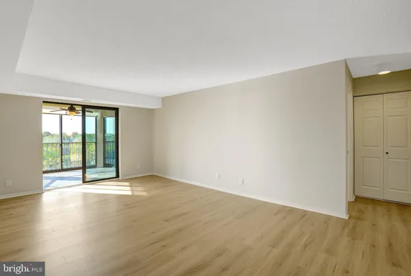 $2,350 | 5904 Mt Eagle Drive, Unit 812, Alexandria, VA 22303