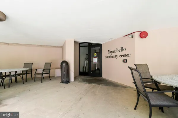 $2,350 | 5904 Mt Eagle Drive, Unit 812, Alexandria, VA 22303