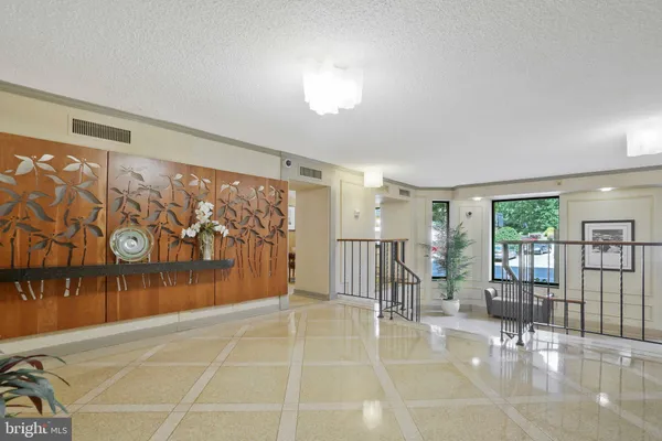 $2,350 | 5904 Mt Eagle Drive, Unit 812, Alexandria, VA 22303